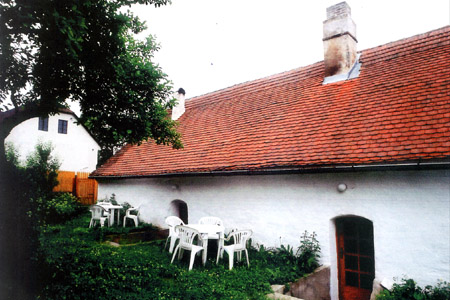 Chalupa se zahradou v Malíkově - Jižní Čechy - pohled zvenku
